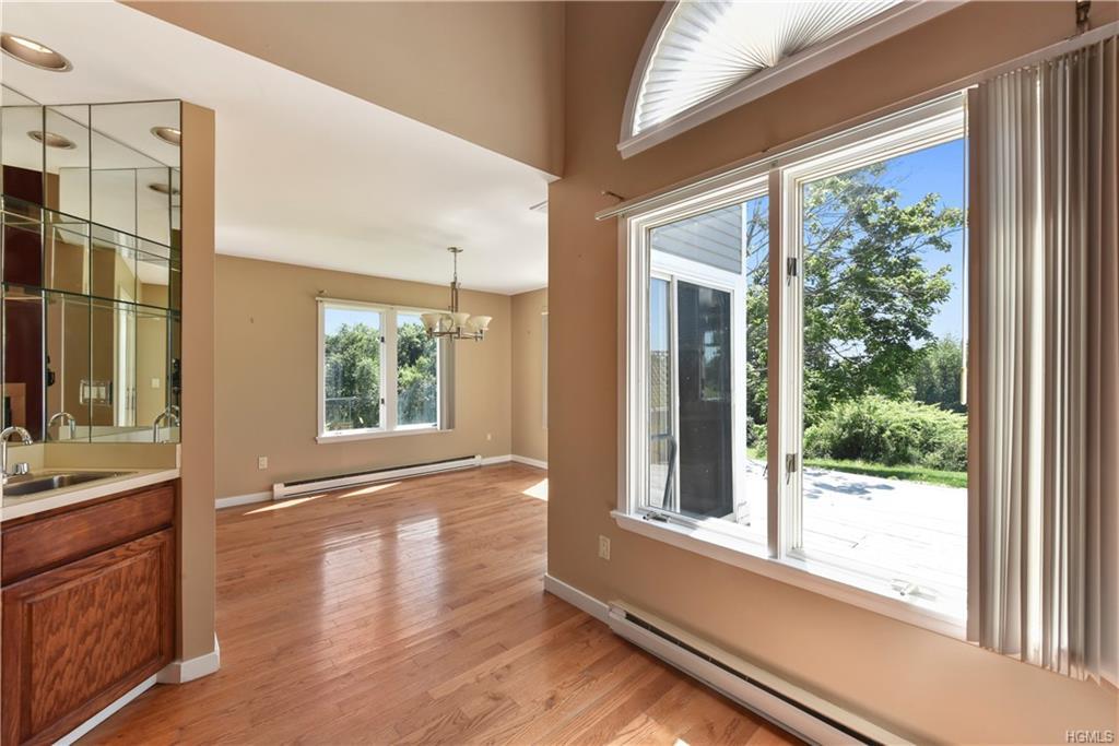 114 Fairways Crescent - Photo 1