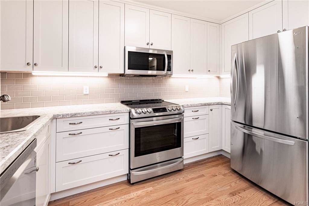 277 Maplewood Drive - Photo 1