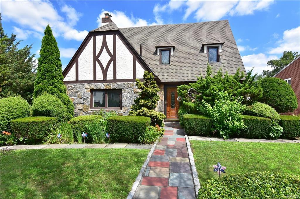 11 Pine Avenue - Photo 1