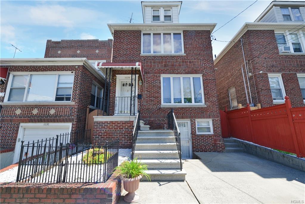 1628 Tomlinson Avenue - Photo 1
