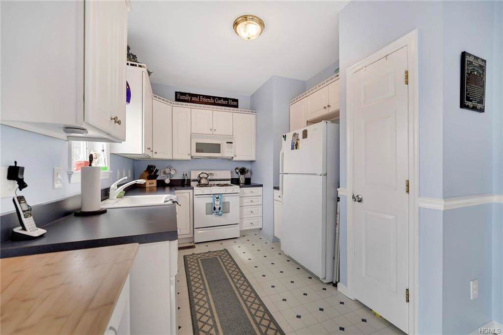 3 Riverstone Court - Photo 1