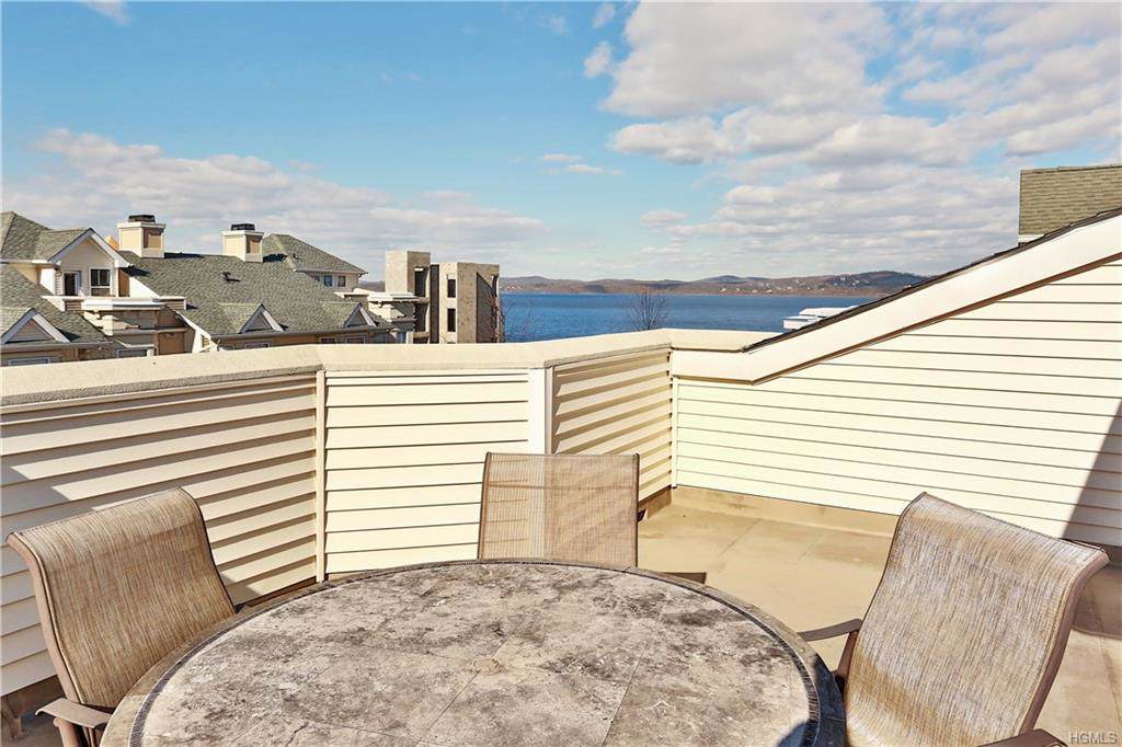 25 Harbor Pointe Drive - Photo 1