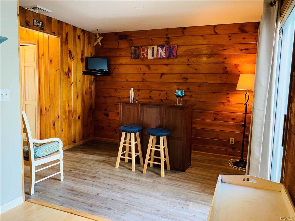 8 Northern Avenue - Photo 1