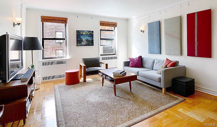 860 Grand Concourse - Photo 1