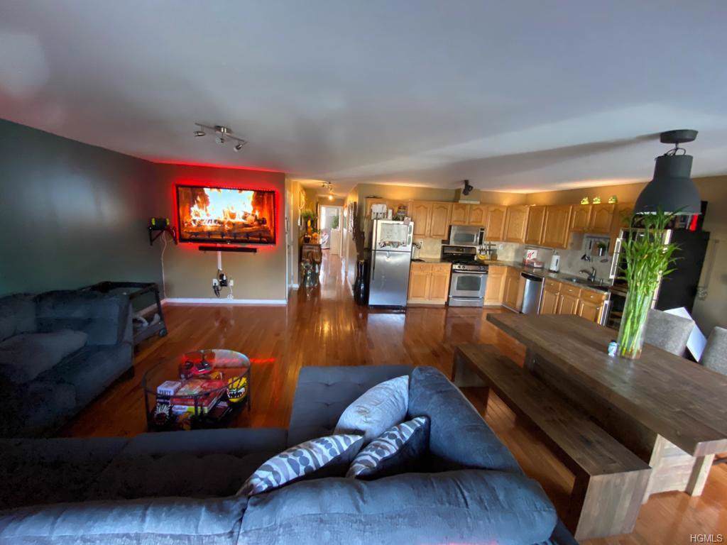 10 Pennyfield Avenue - Photo 1