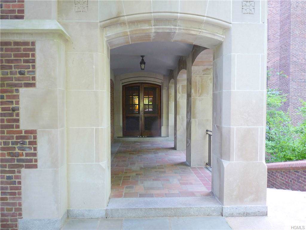 100 Ardsley Avenue - Photo 1