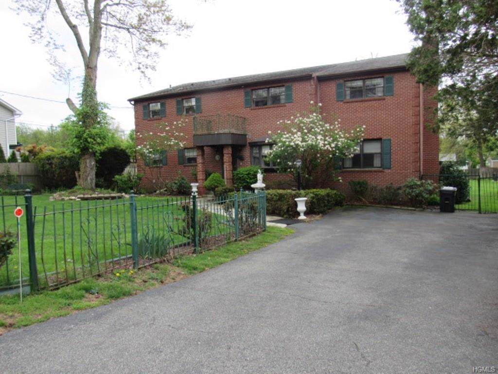 5 Hillside Close - Photo 1