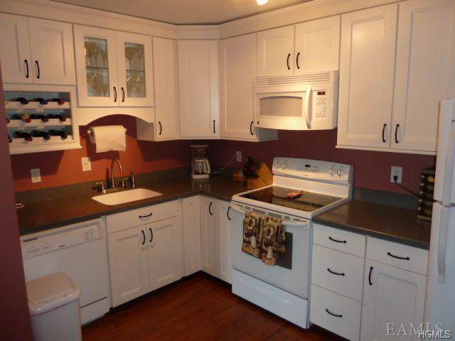 204 Fox Run Lane - Photo 1