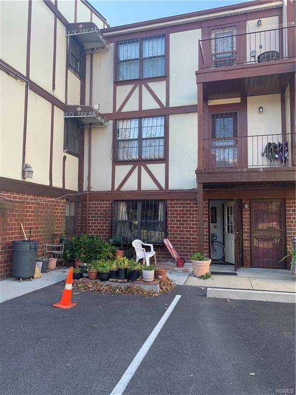 884 Union Avenue - Photo 1