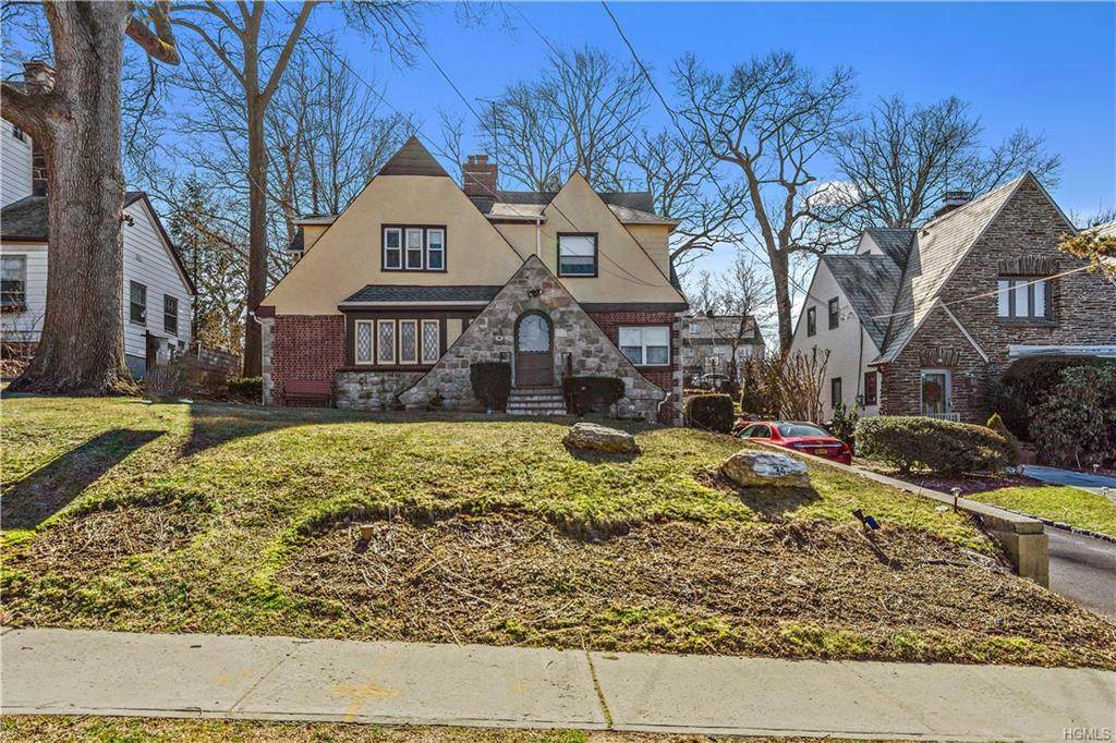 34 Vaughn Avenue - Photo 1
