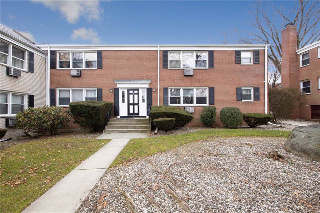8 Oxford Court - Photo 1