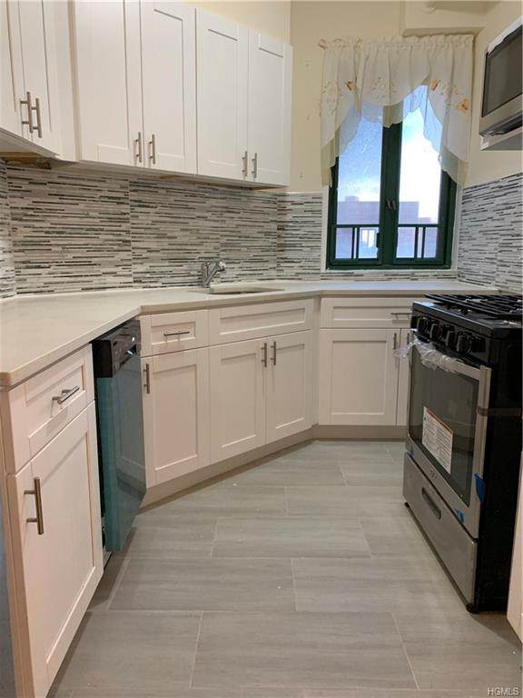 1563 Metropolitan Avenue - Photo 1