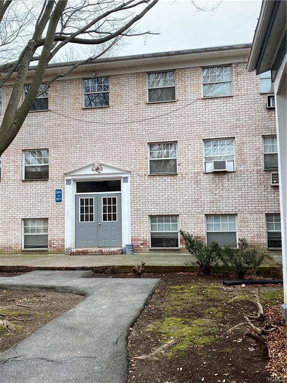 3003 Barclay Manor - Photo 1