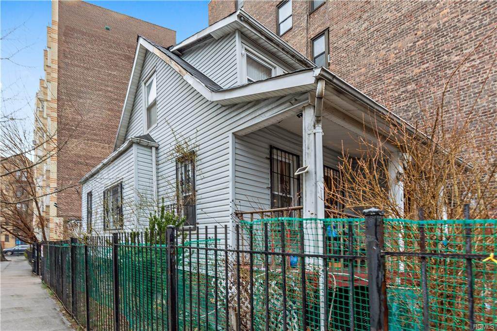 2711 Claflin Avenue - Photo 1