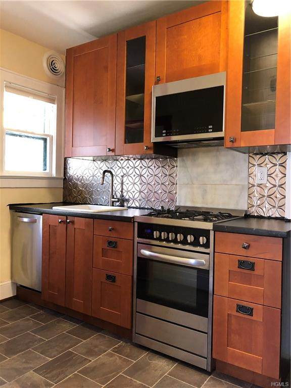 48 Gordon Avenue - Photo 1