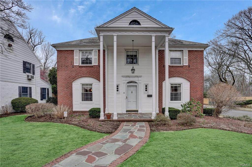111 Central Parkway - Photo 1