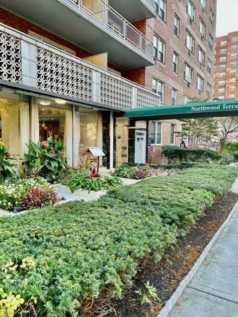 160-10 89 Avenue - Photo 1