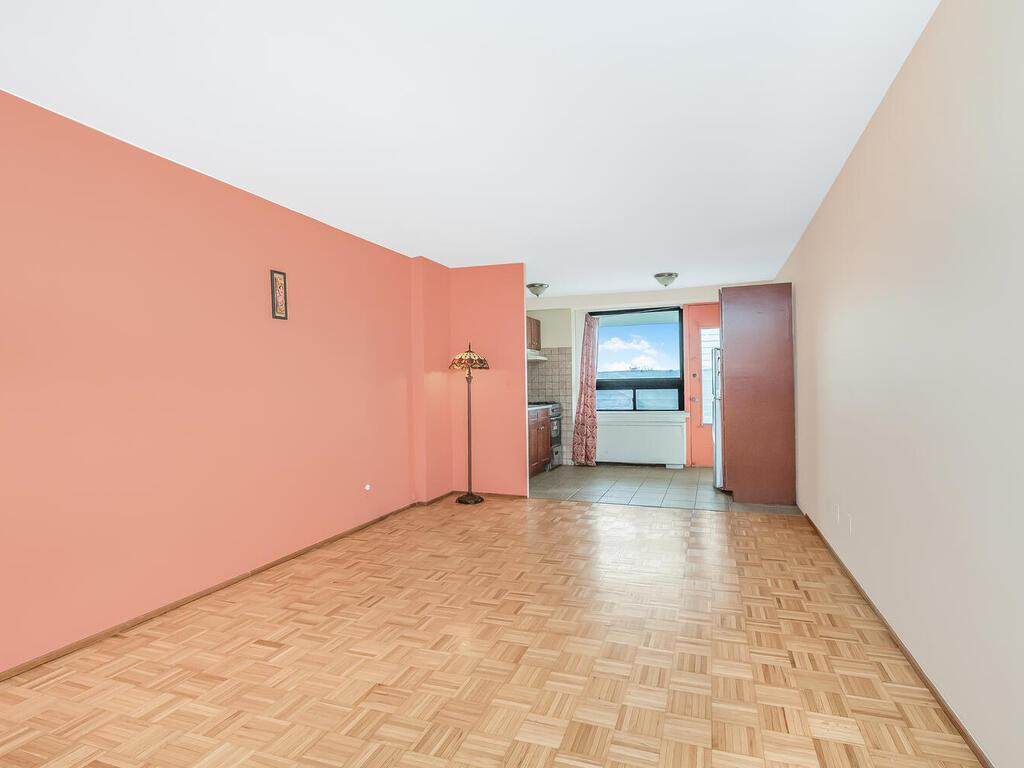 4705 Henry Hudson Parkway - Photo 1