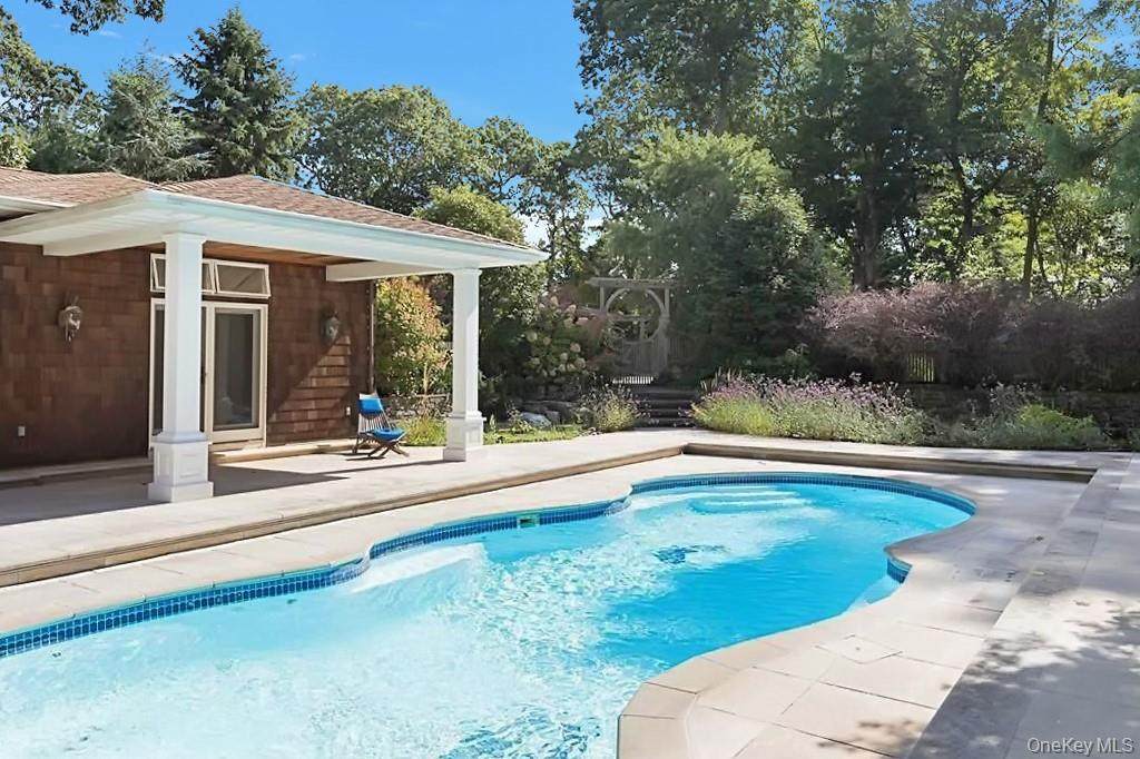 250 Pine Tree Court - Photo 1