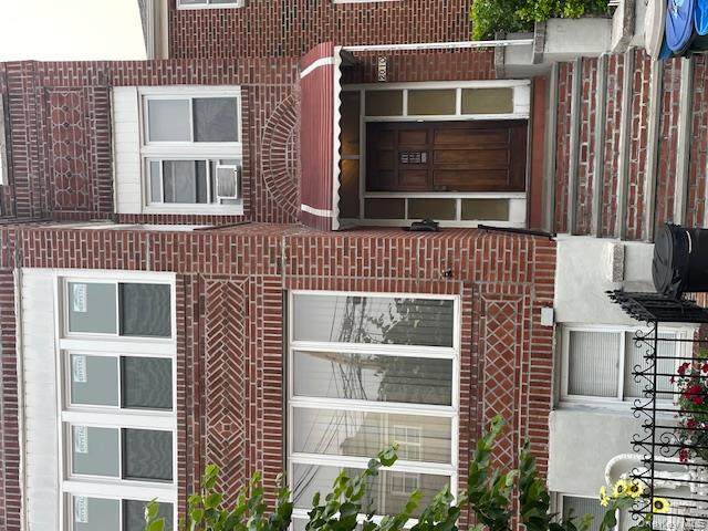 2010 Hobart Avenue - Photo 1