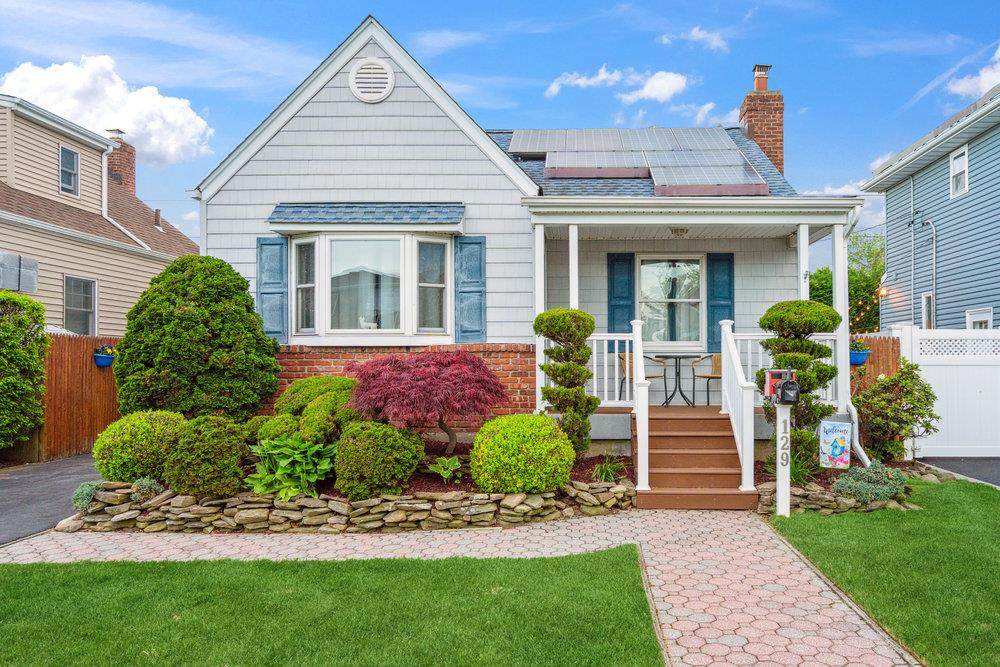 129 Deauville Parkway - Photo 1