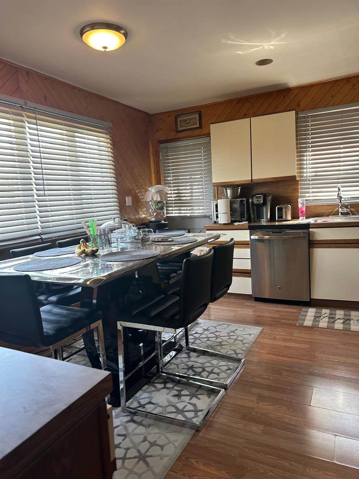 28 Glenda Drive - Photo 1