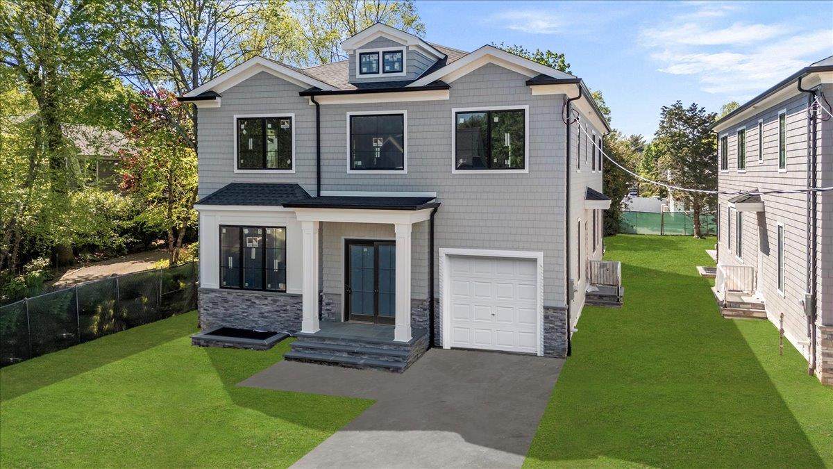 978 Singleton Avenue - Photo 1