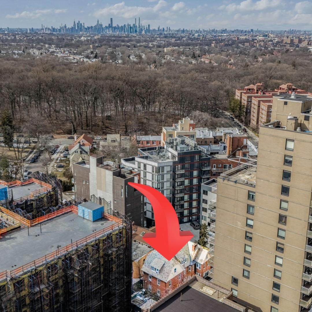 116-18 Grosvenor Lane - Photo 1