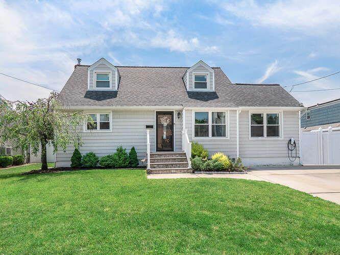 39 Jackson Avenue - Photo 1