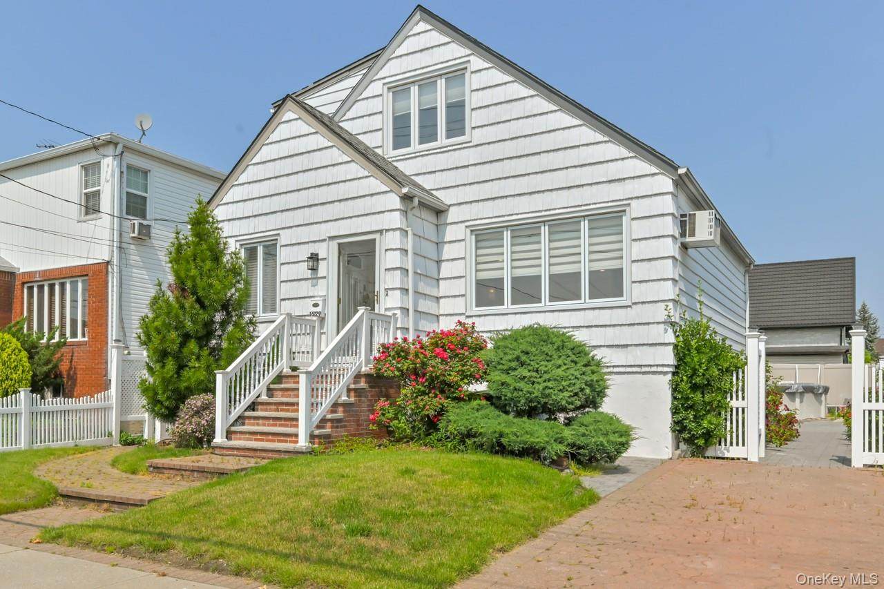 162-29 95th Street - Photo 1