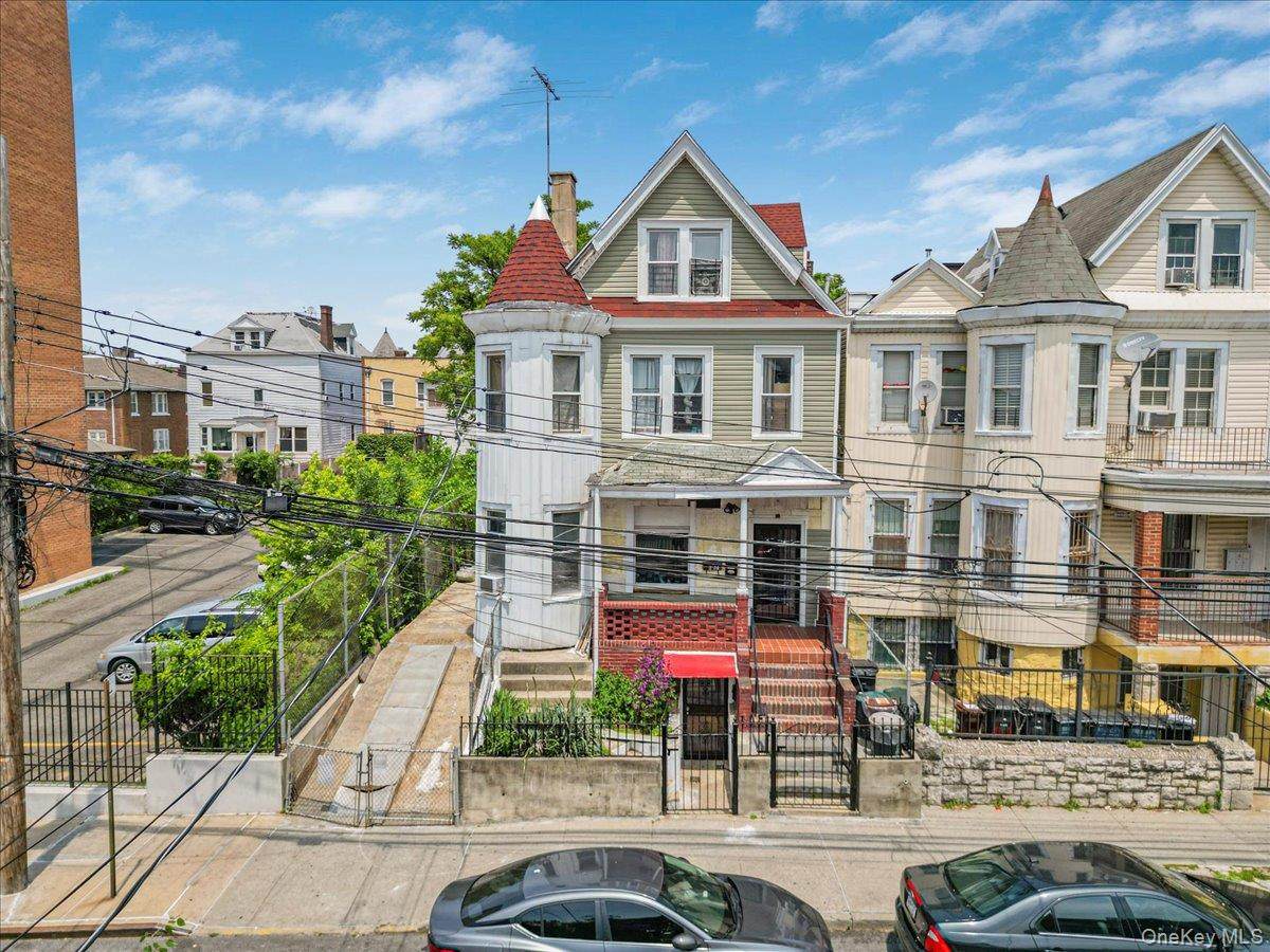 661 225th Street - Photo 1