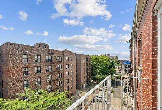 141-04 Pershing Crescent - Photo 1