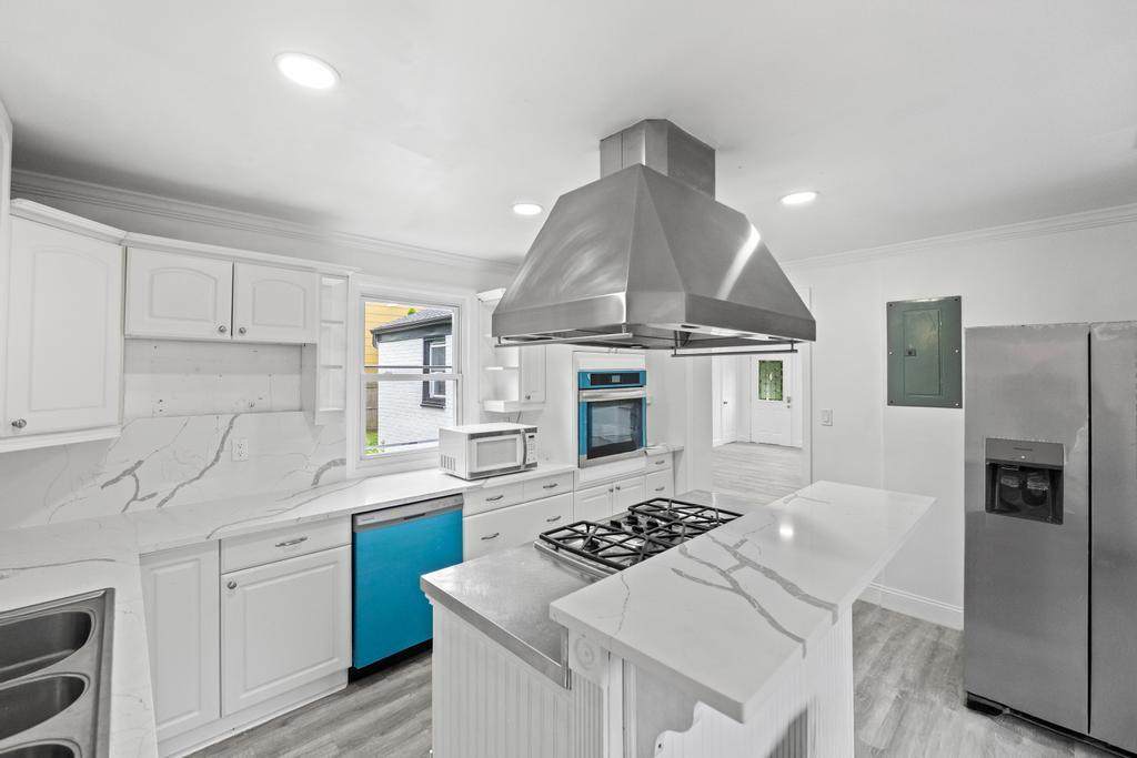 1715 Thompson Drive - Photo 1