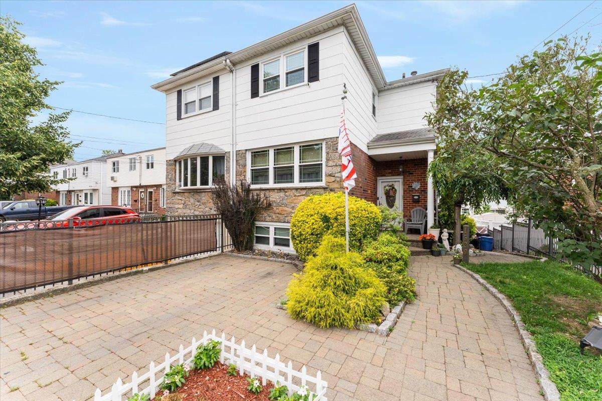 1529 Stadium Avenue - Photo 1