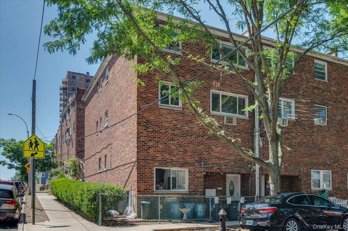 3001 Olinville Avenue - Photo 1