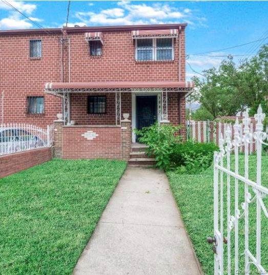 1087 Blake Avenue - Photo 1