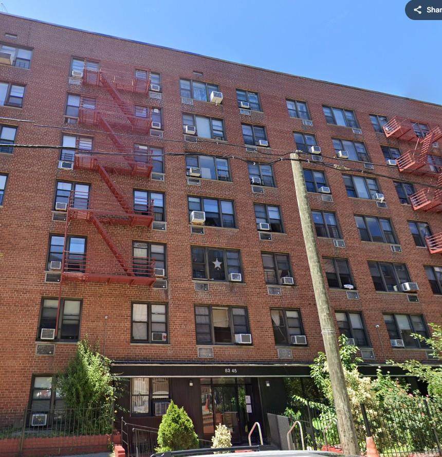 83-45 Vietor Avenue - Photo 1