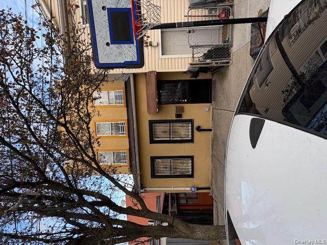 1011 Hemlock Street - Photo 1