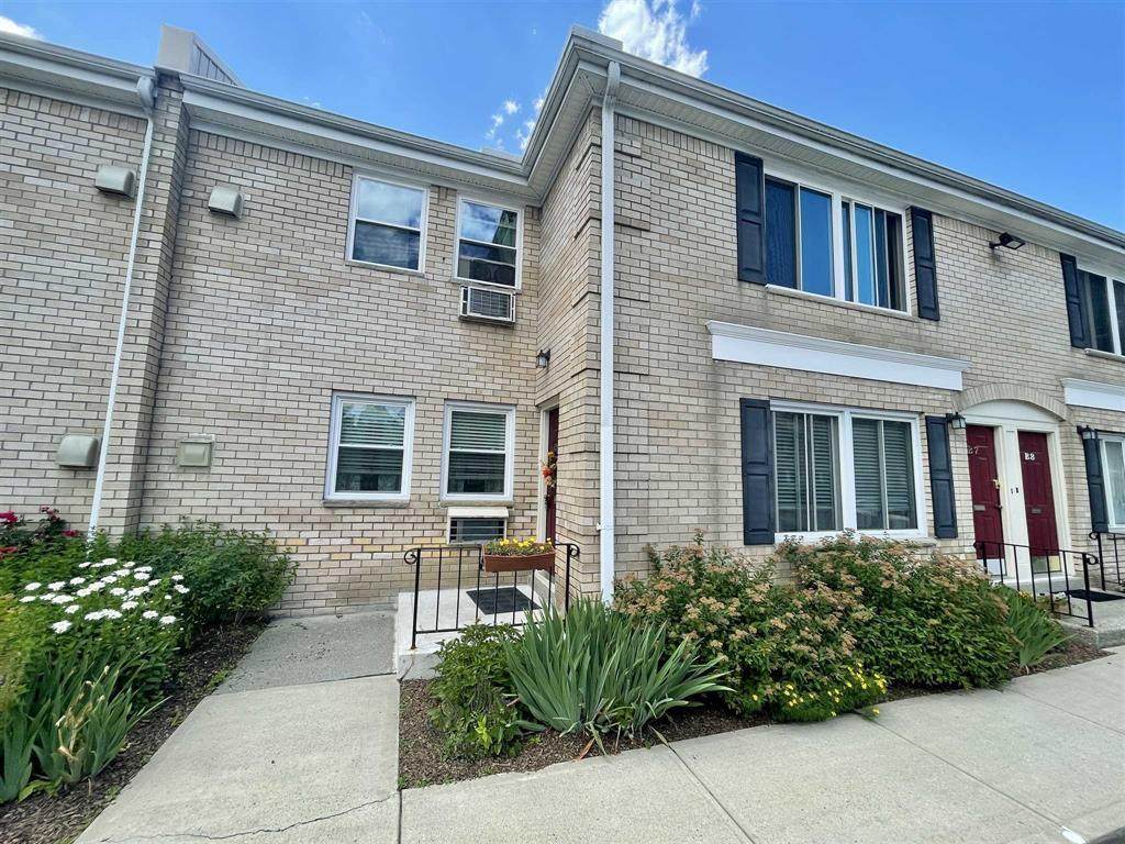 250 Beechwood Avenue - Photo 1