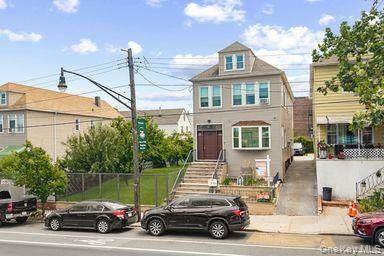 930 Morris Park Avenue - Photo 1