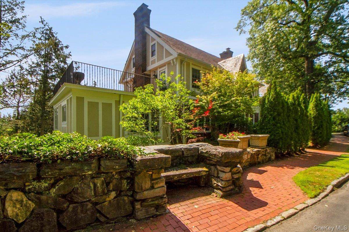 110 Edgemont Road - Photo 1