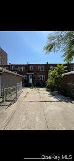 61-25 Saunders Street - Photo 1