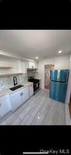 61-25 Saunders Street - Photo 2