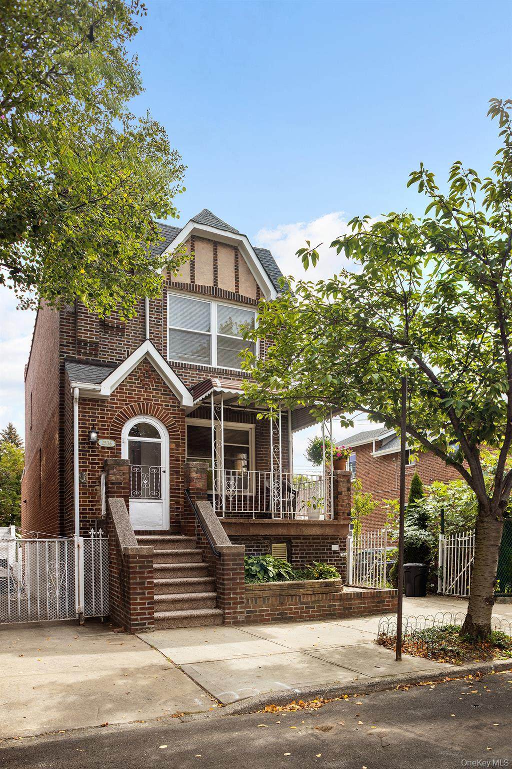 2536 Lurting Avenue - Photo 1