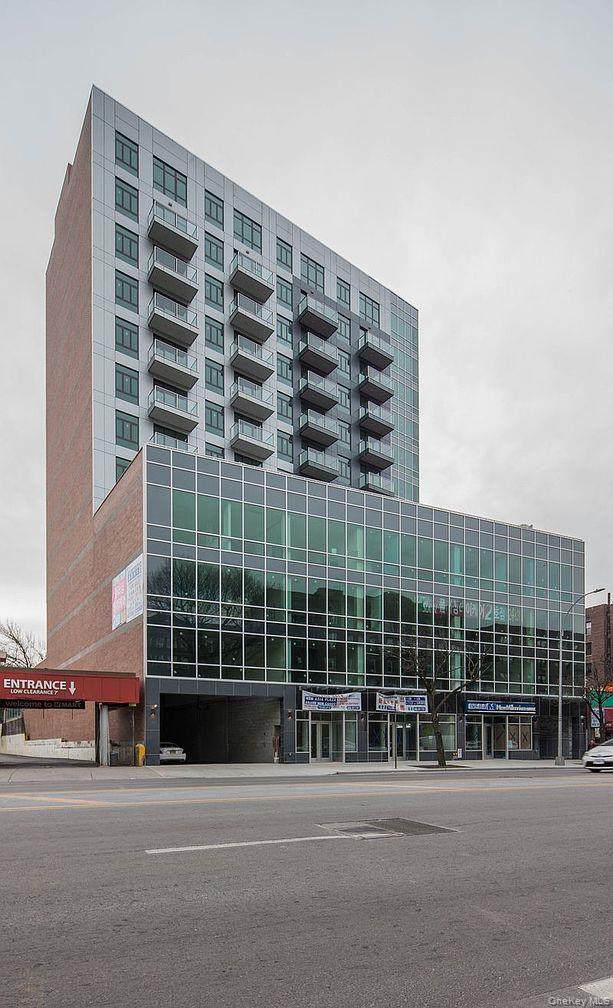 141-26 Northern Boulevard - Photo 1