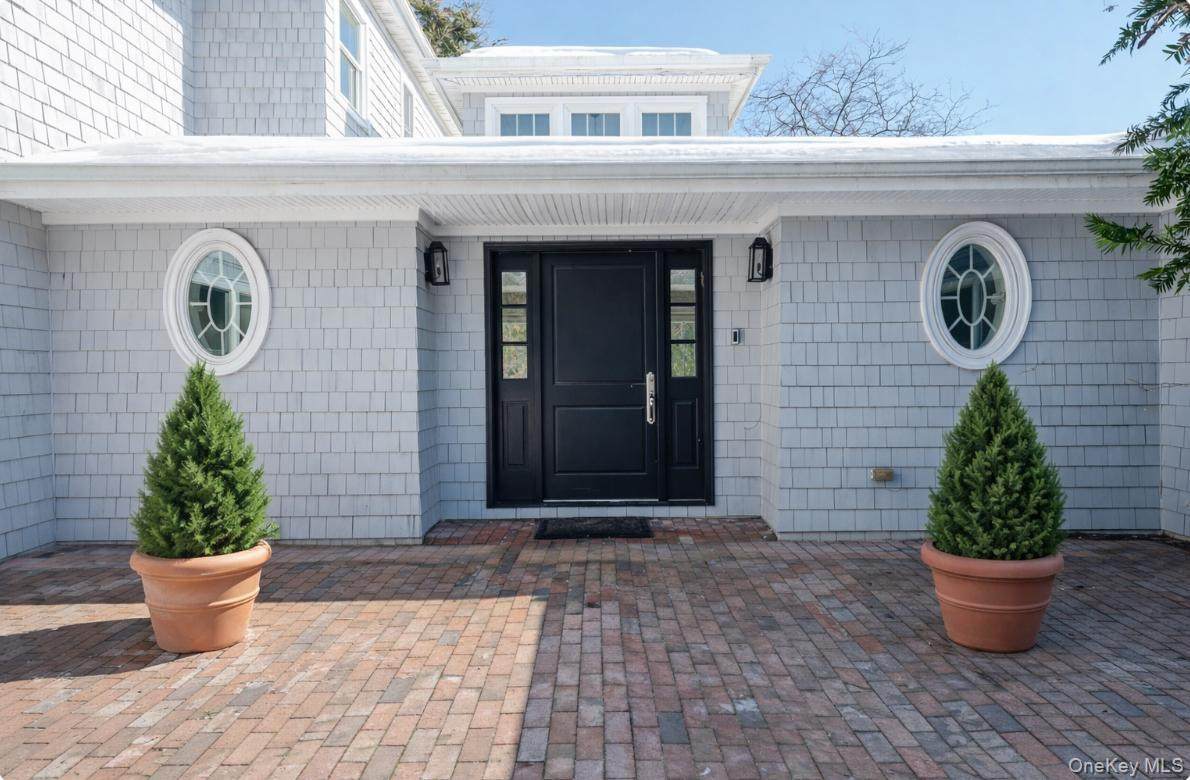 134 Dutchess Boulevard - Photo 1