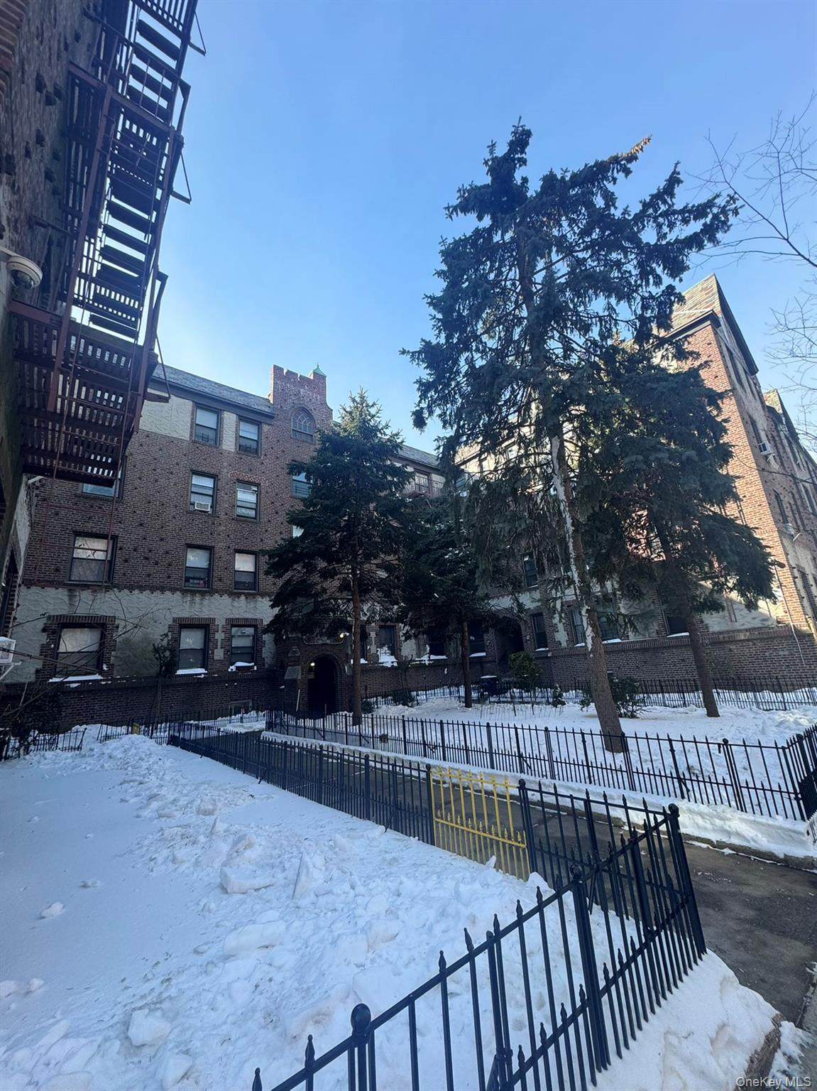 61-40 Saunders Street - Photo 1