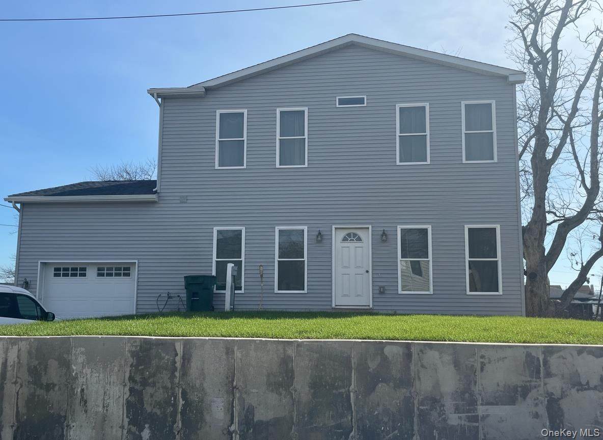 126 Trafalgar Drive - Photo 1