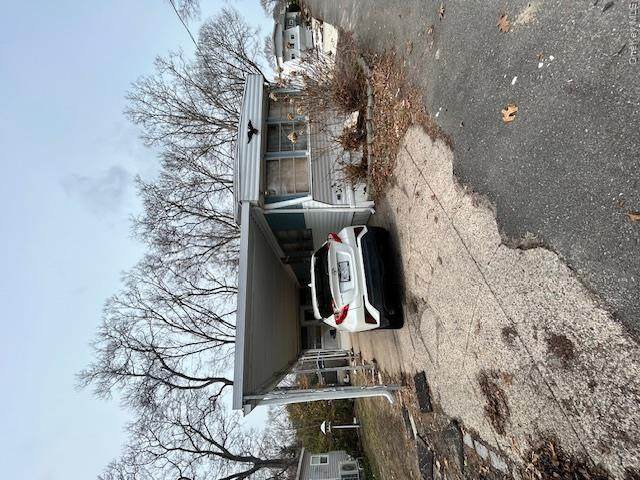 658 Sound Ave - Photo 1