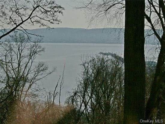 129 Tweed Boulevard - Photo 1